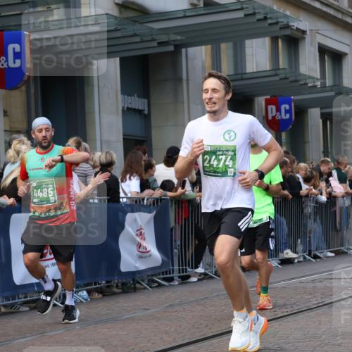 13.09.2026 - 21. swb-Marathon Bremen Strokosch-Dieckow http://msf.ph/oto/10316495 13.09.2026 13:16:25 Ziel 385, 472, 675, 696, 734, 816, 827, 985, 1076, 1970, 2473, 2474, 2809, 3716, 3961, 4135, 4137, 4485, 5255, 5772, 6049, 6367, 6531, 6535, 6819, 7297, 7387, 7875, 8171, 8288, 481, 663, 740, 755, 792, 1076, 1162, 1605, 2604, 3134, 4128, 5554, 5963, 6106, 6721, 6744, 7053, 7603, 7801, 8171, 8288, 8398, 8487, 9031, 9115, 13008, 13158 meine-sportfotos.de