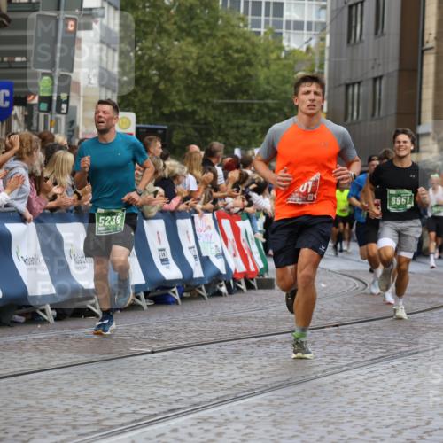 13.09.2026 - 21. swb-Marathon Bremen Strokosch-Dieckow http://msf.ph/oto/10316627 13.09.2026 13:06:37 Ziel 474, 1901, 3466, 6686, 7336, 8621, 8670, 9934, 13148, 521, 788, 1009, 3127, 3910, 4574, 5238, 6784, 6951, 8580 meine-sportfotos.de