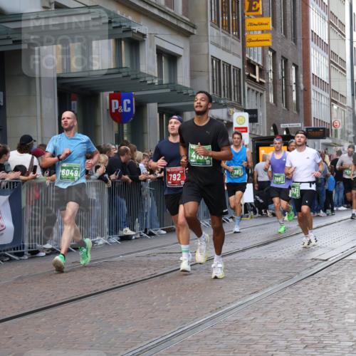 13.09.2026 - 21. swb-Marathon Bremen Strokosch-Dieckow http://msf.ph/oto/10316646 13.09.2026 13:16:31 Ziel 385, 472, 675, 696, 734, 816, 827, 985, 1970, 2319, 2473, 2474, 2809, 3706, 3716, 3961, 4135, 4137, 4485, 5255, 5772, 6049, 6531, 6535, 6704, 6819, 7297, 7387, 7875, 481, 740, 755, 792, 816, 1076, 1162, 1605, 2604, 5554, 5963, 6367, 6721, 7053, 7603, 7801, 8171, 8288, 8398, 9031, 9115, 13008 meine-sportfotos.de