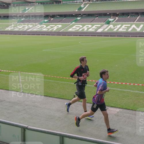13.09.2026 - 21. swb-Marathon Bremen Michael Burmester http://msf.ph/oto/10316662 13.09.2026 12:51:47 Laufen im Stadion 107, 235, 335, 683, 734, 771, 792, 863, 1033, 1043, 1125, 1146, 1162, 1232, 1455, 1492, 1510, 1613, 1955, 1970, 1998, 2008, 2130, 2295, 2442, 2444, 2447, 2480, 2498, 2759, 2767, 2847, 3085, 3149, 3336, 3440, 3448, 3484, 3566, 3703, 3808, 3830, 3899, 3959, 3988, 4023, 4165, 4283, 4368, 4429, 4473, 4475, 4559, 4571, 4573, 4582, 4727, 4781, 4782, 4888, 4895, 5066, 5079, 5152, 5155, 5168, 5314, 5379, 5521, 5532, 5620, 5627, 5696, 6274, 6471, 6668, 6901, 8033, 8798 meine-sportfotos.de