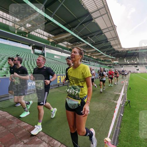 13.09.2026 - 21. swb-Marathon Bremen Michael Burmester http://msf.ph/oto/10316686 13.09.2026 13:13:45 Laufen im Stadion 118, 183, 270, 278, 349, 460, 514, 576, 600, 631, 695, 702, 768, 933, 950, 956, 1005, 1008, 1143, 1286, 1334, 1392, 1408, 1426, 1573, 1596, 1641, 1818, 1819, 1991, 2005, 2024, 2035, 2079, 2233, 2264, 2314, 2387, 2412, 2439, 2457, 2461, 2478, 2505, 2521, 2540, 2564, 2612, 2665, 2684, 2693, 2765, 2773, 2792, 2815, 2816, 2829, 2860, 2884, 2887, 2895, 2921, 2963, 2966, 2972, 2975, 2978, 3016, 3111, 3155, 3209, 3253, 3277, 3293, 3304, 3313, 3378, 3405, 3428, 3434, 3653, 3661 meine-sportfotos.de