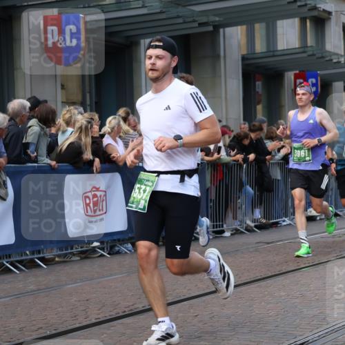 13.09.2026 - 21. swb-Marathon Bremen Strokosch-Dieckow http://msf.ph/oto/10316808 13.09.2026 13:16:34 Ziel 385, 472, 675, 696, 734, 827, 985, 1970, 2319, 2473, 2474, 2809, 3246, 3706, 3716, 3961, 4135, 4137, 4156, 4485, 5772, 6049, 6531, 6535, 6704, 6819, 6953, 7297, 7387, 7875, 8858, 740, 755, 792, 816, 1076, 1162, 1605, 2604, 5255, 5554, 5963, 6367, 6721, 7053, 7603, 7801, 8171, 8288, 9031, 9115 meine-sportfotos.de