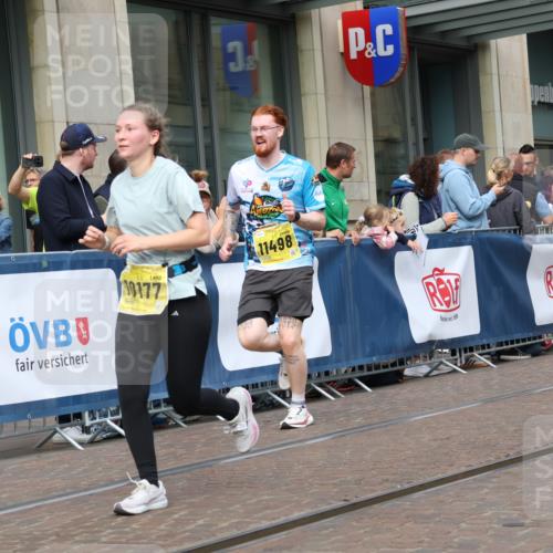 13.09.2026 - 21. swb-Marathon Bremen Strokosch-Dieckow http://msf.ph/oto/10316837 13.09.2026 10:57:26 Ziel 10078, 10177, 10460, 10565, 10707, 10728, 11106, 11153, 11245, 11480, 11532, 11568, 11824, 11856, 11965, 11966, 12222, 12228, 12231, 12264, 12427, 12551, 12555, 10166, 10177, 10226, 10300, 10394, 10517, 10518, 10578, 10687, 10700, 10772, 10969, 11236, 11292, 11365, 11480, 11484, 11498, 11609, 11667, 11734, 12037, 12111, 12263, 12372, 12382, 12383, 12400, 12411 meine-sportfotos.de