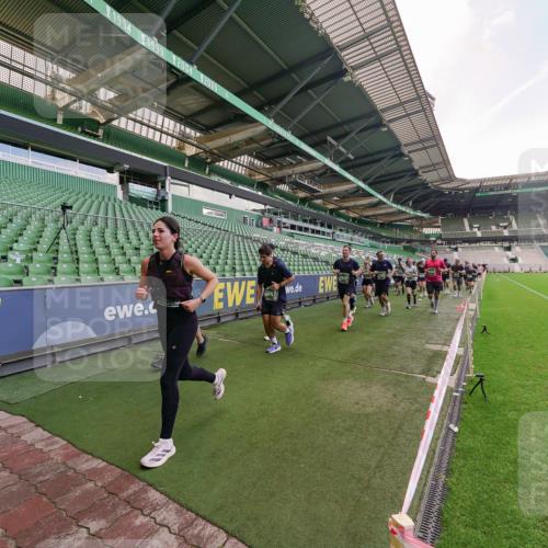 13.09.2026 - 21. swb-Marathon Bremen Michael Burmester http://msf.ph/oto/10316888 13.09.2026 13:14:05 Laufen im Stadion 183, 270, 278, 349, 414, 460, 576, 600, 631, 695, 702, 768, 933, 950, 956, 1005, 1008, 1143, 1392, 1408, 1426, 1573, 1596, 1641, 1818, 1819, 1991, 2005, 2024, 2035, 2079, 2233, 2264, 2314, 2387, 2412, 2439, 2457, 2461, 2478, 2494, 2521, 2540, 2564, 2612, 2665, 2684, 2693, 2737, 2773, 2792, 2816, 2829, 2838, 2860, 2861, 2865, 2884, 2887, 2921, 2972, 2975, 2978, 3016, 3111, 3209, 3253, 3277, 3293, 3304, 3313, 3378, 3405, 3428, 3434, 3653, 3661, 3680, 4034, 4080 meine-sportfotos.de