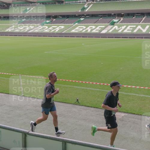 13.09.2026 - 21. swb-Marathon Bremen Michael Burmester http://msf.ph/oto/10316903 13.09.2026 12:52:00 Laufen im Stadion 107, 235, 335, 683, 734, 771, 792, 863, 1033, 1043, 1125, 1146, 1162, 1232, 1252, 1297, 1455, 1492, 1510, 1542, 1613, 1646, 1955, 1970, 2007, 2008, 2043, 2203, 2295, 2442, 2444, 2447, 2480, 2498, 2759, 2767, 2847, 3085, 3149, 3336, 3440, 3448, 3484, 3566, 3703, 3808, 3830, 3899, 3959, 3988, 4023, 4165, 4283, 4368, 4429, 4473, 4475, 4559, 4571, 4573, 4582, 4605, 4727, 4781, 4782, 4888, 4895, 5066, 5079, 5152, 5155, 5168, 5379, 5521, 5532, 5627, 5696, 6274, 6471, 8033, 8798 meine-sportfotos.de