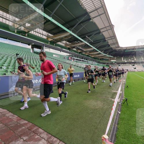 13.09.2026 - 21. swb-Marathon Bremen Michael Burmester http://msf.ph/oto/10316925 13.09.2026 13:14:08 Laufen im Stadion 183, 270, 278, 300, 349, 414, 460, 576, 600, 631, 695, 702, 768, 933, 950, 956, 1005, 1008, 1143, 1392, 1408, 1426, 1573, 1596, 1641, 1818, 1819, 1991, 2024, 2035, 2079, 2233, 2264, 2314, 2387, 2412, 2439, 2457, 2461, 2478, 2494, 2521, 2540, 2564, 2612, 2665, 2684, 2690, 2691, 2693, 2737, 2773, 2792, 2816, 2829, 2838, 2860, 2861, 2865, 2884, 2887, 2921, 2972, 2975, 2978, 3016, 3111, 3209, 3253, 3277, 3293, 3304, 3313, 3378, 3405, 3428, 3434, 3653, 3661, 3680, 4034, 4080, 4306 meine-sportfotos.de
