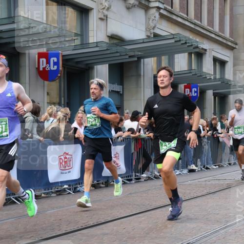 13.09.2026 - 21. swb-Marathon Bremen Strokosch-Dieckow http://msf.ph/oto/10316942 13.09.2026 13:16:36 Ziel 385, 472, 675, 696, 734, 827, 1970, 2319, 2473, 2474, 2809, 3246, 3706, 3716, 3961, 4135, 4137, 4156, 4485, 5772, 6049, 6531, 6535, 6704, 6819, 6953, 7284, 7297, 7387, 7875, 8858, 755, 792, 816, 985, 1076, 1162, 2474, 2604, 5255, 5554, 5963, 6367, 7053, 7603, 7801, 7875, 8171, 8288, 9031, 9115 meine-sportfotos.de