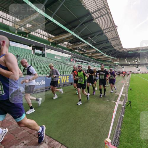 13.09.2026 - 21. swb-Marathon Bremen Michael Burmester http://msf.ph/oto/10317013 13.09.2026 13:14:14 Laufen im Stadion 183, 270, 278, 300, 349, 414, 460, 576, 600, 631, 695, 702, 768, 933, 950, 956, 1005, 1008, 1047, 1143, 1392, 1408, 1426, 1573, 1596, 1641, 1818, 1819, 1991, 2024, 2035, 2079, 2233, 2314, 2387, 2412, 2439, 2457, 2461, 2478, 2494, 2521, 2540, 2564, 2612, 2665, 2684, 2690, 2691, 2693, 2737, 2773, 2792, 2816, 2829, 2838, 2861, 2865, 2884, 2887, 2921, 2972, 2978, 3016, 3111, 3209, 3253, 3277, 3293, 3304, 3313, 3355, 3378, 3405, 3428, 3653, 3661, 3680, 4034, 4080, 4306, 703 meine-sportfotos.de