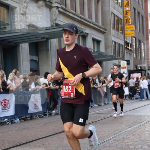 13.09.2026 - 21. swb-Marathon Bremen Strokosch-Dieckow http://msf.ph/oto/10317022 13.09.2026 13:16:37 Ziel 385, 472, 675, 696, 734, 827, 1970, 2319, 2473, 2809, 3246, 3706, 3716, 3961, 4135, 4137, 4156, 4485, 5772, 6049, 6531, 6535, 6704, 6819, 6953, 7284, 7297, 7387, 8858, 696, 755, 792, 816, 985, 1076, 1162, 2474, 2604, 5255, 5554, 5963, 6367, 7053, 7603, 7801, 7875, 8171, 8288, 9031, 9115 meine-sportfotos.de