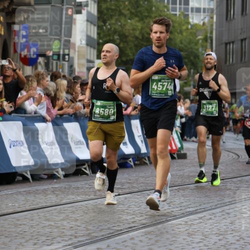 13.09.2026 - 21. swb-Marathon Bremen Strokosch-Dieckow http://msf.ph/oto/10317056 13.09.2026 13:06:45 Ziel 474, 1770, 1901, 1921, 2832, 7590, 8621, 9934, 13148, 521, 749, 3127, 4574, 6784, 8580, 8888, 9708 meine-sportfotos.de