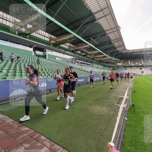 13.09.2026 - 21. swb-Marathon Bremen Michael Burmester http://msf.ph/oto/10317073 13.09.2026 13:14:18 Laufen im Stadion 183, 266, 270, 278, 300, 349, 414, 460, 576, 600, 631, 695, 702, 768, 933, 950, 956, 1005, 1008, 1047, 1143, 1392, 1408, 1426, 1573, 1596, 1641, 1818, 1819, 1991, 2024, 2035, 2079, 2233, 2314, 2387, 2412, 2439, 2457, 2461, 2466, 2494, 2521, 2540, 2564, 2612, 2665, 2690, 2691, 2693, 2737, 2773, 2792, 2816, 2829, 2838, 2861, 2865, 2884, 2887, 2921, 2972, 2978, 3016, 3111, 3209, 3253, 3277, 3304, 3313, 3355, 3378, 3405, 3428, 3653, 3661, 3680, 4034, 4080, 4306, 703 meine-sportfotos.de