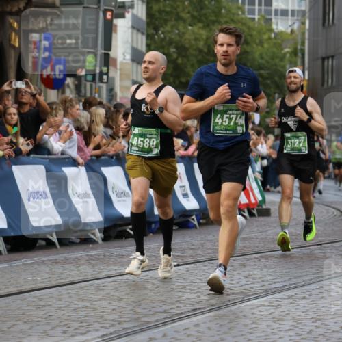 13.09.2026 - 21. swb-Marathon Bremen Strokosch-Dieckow http://msf.ph/oto/10317079 13.09.2026 13:06:45 Ziel 474, 1770, 1901, 1921, 2832, 7590, 8621, 9934, 13148, 521, 749, 3127, 4574, 6784, 8580, 8888, 9708 meine-sportfotos.de