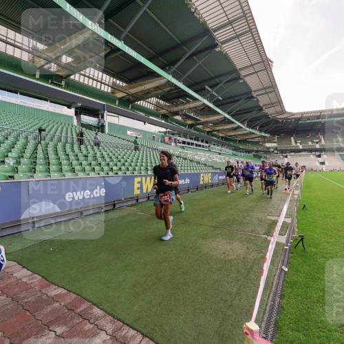13.09.2026 - 21. swb-Marathon Bremen Michael Burmester http://msf.ph/oto/10317099 13.09.2026 13:14:22 Laufen im Stadion 266, 270, 278, 300, 349, 414, 460, 576, 600, 631, 695, 702, 768, 950, 956, 1005, 1008, 1047, 1143, 1392, 1408, 1426, 1573, 1596, 1641, 1818, 1819, 1991, 2024, 2035, 2079, 2233, 2314, 2387, 2412, 2439, 2457, 2461, 2466, 2484, 2494, 2521, 2540, 2564, 2612, 2665, 2690, 2691, 2693, 2737, 2773, 2792, 2816, 2829, 2838, 2861, 2865, 2884, 2887, 2921, 2972, 2978, 3016, 3111, 3209, 3253, 3277, 3304, 3313, 3355, 3378, 3405, 3428, 3653, 3661, 3670, 3680, 4034, 4080, 4306, 703 meine-sportfotos.de