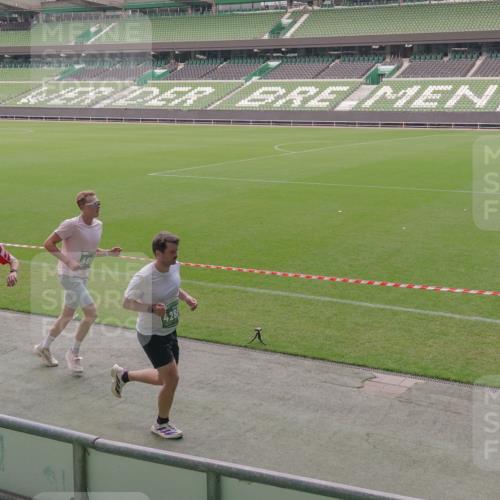 13.09.2026 - 21. swb-Marathon Bremen Michael Burmester http://msf.ph/oto/10317198 13.09.2026 12:52:27 Laufen im Stadion 102, 107, 235, 683, 734, 755, 792, 863, 985, 987, 1033, 1043, 1056, 1125, 1146, 1162, 1232, 1252, 1297, 1455, 1492, 1528, 1542, 1646, 1704, 1955, 2007, 2008, 2043, 2203, 2350, 2447, 2480, 2498, 2759, 2767, 2820, 2847, 2858, 3085, 3149, 3236, 3336, 3362, 3440, 3448, 3566, 3703, 3830, 3899, 3959, 3988, 4165, 4283, 4429, 4475, 4571, 4573, 4582, 4605, 4727, 4781, 4782, 4895, 5079, 5152, 5168, 5379, 5521, 5696, 6274, 8033, 8798 meine-sportfotos.de