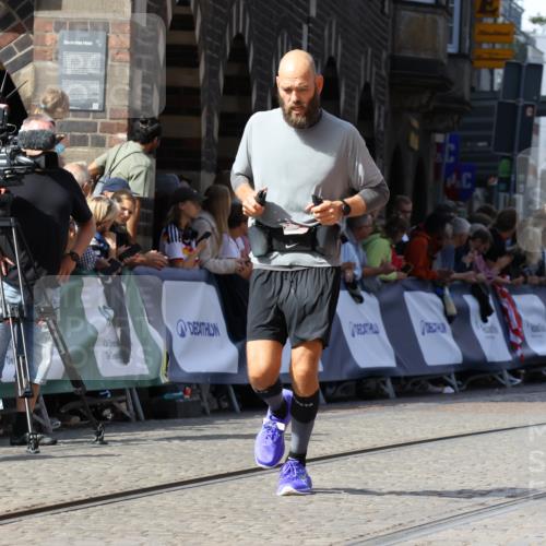 13.09.2026 - 21. swb-Marathon Bremen Strokosch-Dieckow http://msf.ph/oto/10317219 13.09.2026 13:24:36 Ziel 102, 776, 909, 1199, 1250, 2295, 2491, 3372, 4000, 4559, 5012, 5208, 5257, 5481, 5928, 5929, 6105, 7059, 7069, 7081, 7156, 8082, 8415, 9087, 9573, 9916, 13219, 282, 1516, 2280, 3015, 4198, 4262, 4277, 5328, 5664, 6626, 6807, 8853, 9541, 10103 meine-sportfotos.de