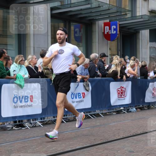 13.09.2026 - 21. swb-Marathon Bremen Strokosch-Dieckow http://msf.ph/oto/10317271 13.09.2026 13:16:41 Ziel 385, 472, 675, 1970, 2052, 2319, 2473, 2809, 3246, 3706, 3716, 3961, 4137, 4156, 5772, 6049, 6531, 6535, 6624, 6704, 6819, 6953, 7284, 7297, 7387, 8111, 8418, 8858, 675, 696, 734, 792, 816, 827, 985, 1076, 1162, 2474, 2604, 4135, 4485, 5255, 5554, 5772, 5963, 6367, 6535, 7053, 7603, 7801, 7875, 8171, 8288 meine-sportfotos.de