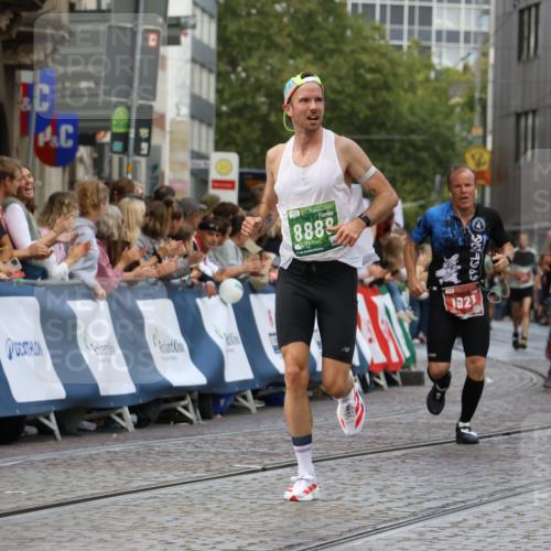 13.09.2026 - 21. swb-Marathon Bremen Strokosch-Dieckow http://msf.ph/oto/10317314 13.09.2026 13:06:50 Ziel 508, 1770, 1921, 2832, 3910, 4777, 7590, 8621, 13148, 749, 3794, 3973, 8888, 9708 meine-sportfotos.de