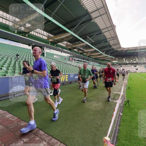 13.09.2026 - 21. swb-Marathon Bremen Michael Burmester http://msf.ph/oto/10317451 13.09.2026 13:14:57 Laufen im Stadion 143, 263, 266, 300, 414, 460, 600, 631, 768, 956, 1008, 1047, 1392, 1408, 1573, 1596, 1818, 1819, 1874, 2024, 2035, 2079, 2233, 2235, 2314, 2359, 2385, 2386, 2387, 2412, 2457, 2466, 2484, 2494, 2521, 2540, 2564, 2667, 2690, 2691, 2693, 2737, 2760, 2783, 2829, 2838, 2859, 2861, 2865, 2874, 2887, 2958, 2972, 2978, 3075, 3111, 3157, 3165, 3185, 3209, 3265, 3304, 3355, 3378, 3382, 3405, 3428, 3653, 3661, 3670, 3680, 3829, 4034, 4080, 4306, 703 meine-sportfotos.de