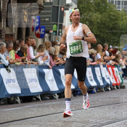 13.09.2026 - 21. swb-Marathon Bremen Strokosch-Dieckow http://msf.ph/oto/10317456 13.09.2026 13:06:50 Ziel 508, 1770, 1921, 2832, 3910, 4777, 7590, 8621, 13148, 749, 3794, 3973, 8888, 9708 meine-sportfotos.de