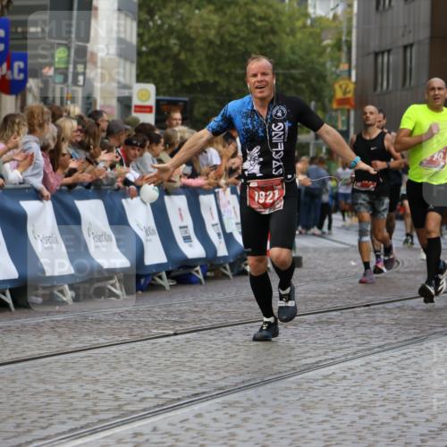 13.09.2026 - 21. swb-Marathon Bremen Strokosch-Dieckow http://msf.ph/oto/10317471 13.09.2026 13:06:52 Ziel 508, 788, 1770, 1921, 2832, 3910, 4777, 6951, 7590, 8621, 13148, 749, 1540, 3794, 3973, 8888, 9708 meine-sportfotos.de