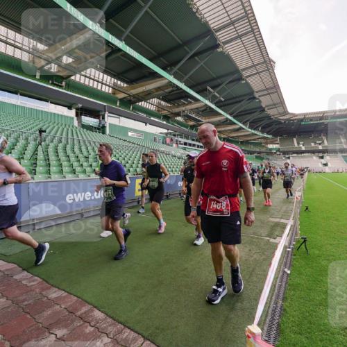 13.09.2026 - 21. swb-Marathon Bremen Michael Burmester http://msf.ph/oto/10317474 13.09.2026 13:14:58 Laufen im Stadion 143, 263, 266, 300, 414, 460, 600, 631, 768, 956, 1008, 1047, 1392, 1408, 1573, 1596, 1818, 1819, 1874, 2024, 2035, 2079, 2233, 2235, 2314, 2359, 2385, 2386, 2387, 2412, 2457, 2466, 2484, 2494, 2521, 2540, 2564, 2667, 2690, 2691, 2693, 2737, 2760, 2783, 2829, 2838, 2859, 2861, 2865, 2874, 2887, 2958, 2972, 2978, 3075, 3111, 3157, 3165, 3185, 3209, 3265, 3304, 3355, 3378, 3382, 3405, 3428, 3653, 3661, 3670, 3680, 3829, 4034, 4080, 4306, 703 meine-sportfotos.de