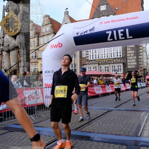 13.09.2026 - 21. swb-Marathon Bremen Tim E. http://msf.ph/oto/10317501 13.09.2026 10:57:29 Ziel 10157, 10166, 10578, 10687, 10700, 10772, 10969, 11236, 11292, 11484, 11667, 12032, 12263, 12382, 12383, 12400, 12411 meine-sportfotos.de