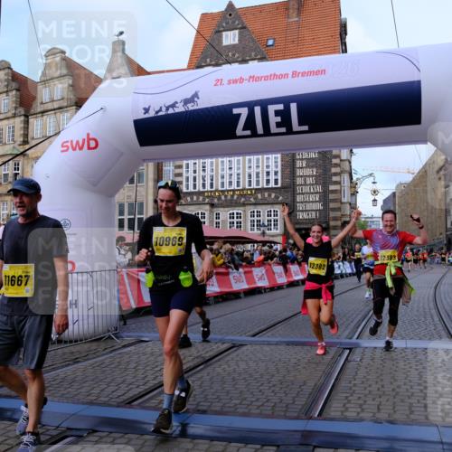 13.09.2026 - 21. swb-Marathon Bremen Tim E. http://msf.ph/oto/10317584 13.09.2026 10:57:30 Ziel 10157, 10166, 10578, 10687, 10700, 10772, 10969, 11236, 11292, 11484, 11667, 12032, 12263, 12382, 12383, 12400, 12411 meine-sportfotos.de