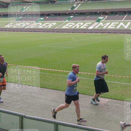 13.09.2026 - 21. swb-Marathon Bremen Michael Burmester http://msf.ph/oto/10317608 13.09.2026 12:52:55 Laufen im Stadion 102, 107, 145, 235, 313, 376, 541, 560, 615, 616, 683, 696, 734, 740, 755, 792, 863, 982, 985, 987, 1033, 1043, 1056, 1207, 1232, 1252, 1297, 1433, 1445, 1492, 1528, 1542, 1646, 1664, 1704, 1707, 1814, 1955, 2007, 2008, 2043, 2203, 2280, 2350, 2362, 2401, 2422, 2447, 2454, 2480, 2498, 2759, 2767, 2820, 2847, 2858, 2997, 3085, 3149, 3236, 3336, 3362, 3448, 3566, 3830, 3899, 3988, 4165, 4283, 4429, 4475, 4571, 4573, 4605, 4895, 5079, 5152, 5168, 5379 meine-sportfotos.de