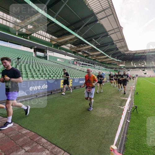 13.09.2026 - 21. swb-Marathon Bremen Michael Burmester http://msf.ph/oto/10317617 13.09.2026 13:15:10 Laufen im Stadion 143, 263, 266, 300, 414, 460, 598, 631, 653, 768, 956, 1008, 1047, 1392, 1408, 1573, 1818, 1819, 1874, 2013, 2024, 2035, 2218, 2233, 2235, 2314, 2359, 2385, 2386, 2412, 2457, 2466, 2468, 2484, 2494, 2521, 2540, 2564, 2667, 2690, 2691, 2693, 2737, 2760, 2783, 2829, 2838, 2859, 2861, 2865, 2874, 2887, 2958, 2978, 3001, 3075, 3111, 3157, 3165, 3185, 3209, 3237, 3265, 3304, 3355, 3378, 3382, 3405, 3428, 3486, 3512, 3653, 3661, 3670, 3680, 3829, 4034, 4080, 4306, 703 meine-sportfotos.de