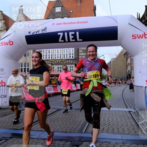 13.09.2026 - 21. swb-Marathon Bremen Tim E. http://msf.ph/oto/10317653 13.09.2026 10:57:32 Ziel 10166, 10226, 10517, 10518, 10578, 10687, 10700, 10772, 10969, 11236, 11292, 11484, 11609, 11667, 12263, 12382, 12383, 12400, 12411 meine-sportfotos.de
