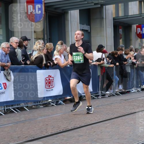 13.09.2026 - 21. swb-Marathon Bremen Strokosch-Dieckow http://msf.ph/oto/10317671 13.09.2026 13:16:50 Ziel 385, 1970, 2052, 2319, 3246, 3706, 4156, 4805, 6095, 6624, 6704, 6734, 6759, 6819, 6953, 7284, 8111, 8418, 8858, 385, 472, 675, 696, 734, 816, 827, 985, 1076, 1970, 2473, 2474, 2809, 3716, 3961, 4135, 4137, 4485, 5255, 5772, 6049, 6367, 6531, 6535, 6819, 7297, 7387, 7875, 8171, 8288 meine-sportfotos.de