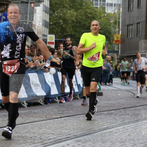 13.09.2026 - 21. swb-Marathon Bremen Strokosch-Dieckow http://msf.ph/oto/10317686 13.09.2026 13:06:54 Ziel 508, 788, 1009, 1770, 1921, 2832, 3910, 4777, 5238, 6951, 7590, 8621, 13148, 749, 1540, 3794, 3973, 6053, 9708 meine-sportfotos.de
