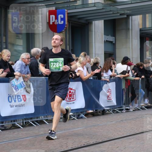 13.09.2026 - 21. swb-Marathon Bremen Strokosch-Dieckow http://msf.ph/oto/10317695 13.09.2026 13:16:50 Ziel 385, 1970, 2052, 2319, 3246, 3706, 4156, 4805, 6095, 6624, 6704, 6734, 6759, 6819, 6953, 7284, 8111, 8418, 8858, 385, 472, 675, 696, 734, 816, 827, 985, 1076, 1970, 2473, 2474, 2809, 3716, 3961, 4135, 4137, 4485, 5255, 5772, 6049, 6367, 6531, 6535, 6819, 7297, 7387, 7875, 8171, 8288 meine-sportfotos.de