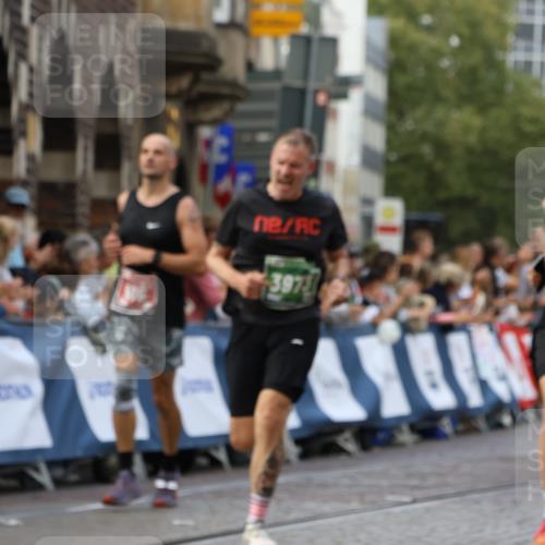 13.09.2026 - 21. swb-Marathon Bremen Strokosch-Dieckow http://msf.ph/oto/10317771 13.09.2026 13:06:58 Ziel 508, 521, 788, 1009, 1770, 1921, 2832, 3910, 4777, 5238, 6784, 6951, 7590, 8580, 1540, 1863, 3794, 3973, 6053, 7636, 7876, 9708, 9927 meine-sportfotos.de