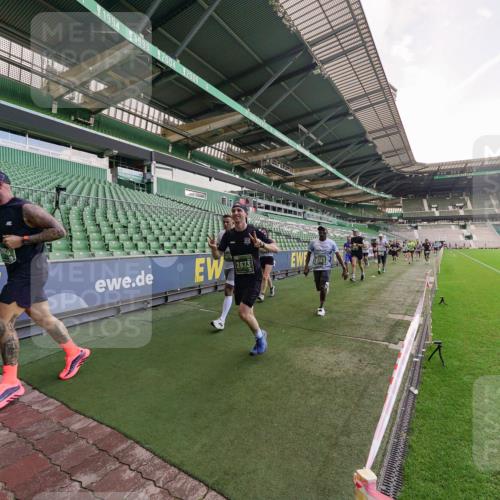 13.09.2026 - 21. swb-Marathon Bremen Michael Burmester http://msf.ph/oto/10317792 13.09.2026 13:15:28 Laufen im Stadion 143, 231, 263, 266, 300, 414, 460, 598, 612, 653, 768, 956, 1008, 1047, 1392, 1408, 1573, 1818, 1819, 1874, 2013, 2024, 2218, 2233, 2235, 2314, 2351, 2359, 2385, 2386, 2466, 2468, 2484, 2494, 2521, 2564, 2579, 2664, 2667, 2678, 2690, 2691, 2698, 2737, 2760, 2783, 2799, 2829, 2838, 2846, 2859, 2861, 2865, 2874, 2887, 2958, 2978, 3001, 3075, 3133, 3157, 3165, 3185, 3237, 3265, 3331, 3355, 3382, 3405, 3428, 3486, 3512, 3653, 3670, 3680, 3829, 4034, 4080, 4306, 703 meine-sportfotos.de