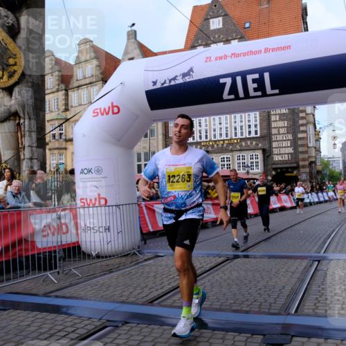 13.09.2026 - 21. swb-Marathon Bremen Tim E. http://msf.ph/oto/10317807 13.09.2026 10:57:34 Ziel 10166, 10226, 10300, 10517, 10518, 10578, 10687, 10700, 10772, 10969, 11236, 11292, 11484, 11498, 11609, 11667, 12263, 12382, 12383, 12400, 12411 meine-sportfotos.de