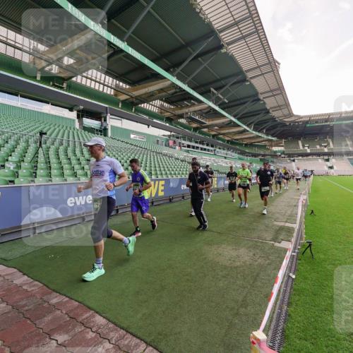 13.09.2026 - 21. swb-Marathon Bremen Michael Burmester http://msf.ph/oto/10317823 13.09.2026 13:15:34 Laufen im Stadion 143, 231, 263, 266, 300, 414, 598, 612, 653, 768, 956, 1008, 1047, 1185, 1312, 1818, 1819, 1874, 2013, 2218, 2233, 2235, 2314, 2351, 2359, 2385, 2386, 2466, 2468, 2484, 2494, 2564, 2579, 2664, 2667, 2678, 2690, 2691, 2698, 2737, 2760, 2783, 2799, 2829, 2838, 2846, 2859, 2861, 2865, 2874, 2887, 2958, 2978, 3001, 3075, 3133, 3157, 3165, 3185, 3237, 3265, 3331, 3355, 3382, 3387, 3405, 3428, 3486, 3512, 3670, 3680, 3829, 4034, 4080, 4306, 703 meine-sportfotos.de