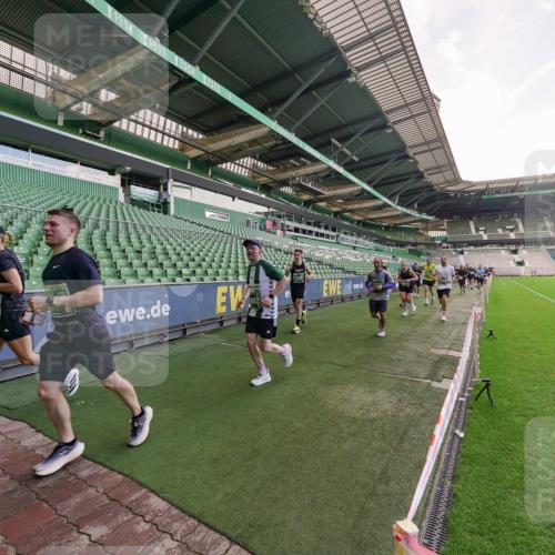 13.09.2026 - 21. swb-Marathon Bremen Michael Burmester http://msf.ph/oto/10317861 13.09.2026 13:15:37 Laufen im Stadion 143, 231, 263, 266, 300, 414, 598, 612, 653, 768, 956, 1008, 1047, 1185, 1312, 1818, 1819, 1874, 2013, 2218, 2235, 2314, 2351, 2359, 2385, 2386, 2466, 2468, 2484, 2494, 2579, 2664, 2667, 2678, 2690, 2691, 2698, 2737, 2760, 2783, 2799, 2829, 2838, 2846, 2859, 2861, 2865, 2874, 2887, 2958, 2978, 3001, 3075, 3133, 3157, 3165, 3185, 3237, 3265, 3331, 3355, 3382, 3387, 3428, 3486, 3512, 3670, 3680, 3829, 4034, 4080, 4306, 703 meine-sportfotos.de