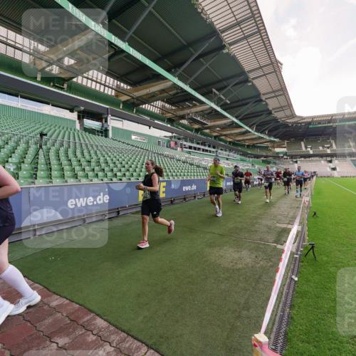 13.09.2026 - 21. swb-Marathon Bremen Michael Burmester http://msf.ph/oto/10317899 13.09.2026 13:15:40 Laufen im Stadion 143, 231, 263, 266, 300, 414, 598, 612, 653, 768, 956, 1008, 1047, 1185, 1312, 1465, 1818, 1819, 1874, 2013, 2218, 2235, 2314, 2351, 2359, 2385, 2386, 2466, 2468, 2484, 2494, 2579, 2664, 2667, 2678, 2690, 2691, 2698, 2737, 2760, 2778, 2783, 2799, 2829, 2838, 2846, 2859, 2861, 2865, 2874, 2887, 2958, 2974, 2978, 3001, 3075, 3133, 3157, 3165, 3185, 3237, 3265, 3331, 3355, 3382, 3387, 3486, 3512, 3670, 3680, 3829, 4034, 4080, 4306, 703 meine-sportfotos.de