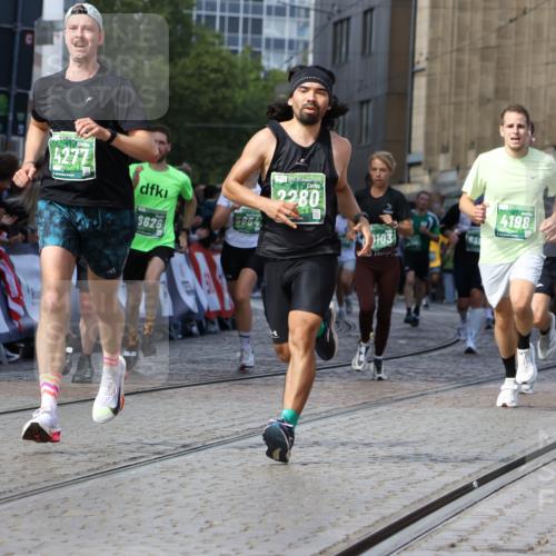 13.09.2026 - 21. swb-Marathon Bremen Strokosch-Dieckow http://msf.ph/oto/10317906 13.09.2026 13:24:41 Ziel 776, 1250, 2295, 2491, 4000, 4559, 5012, 5208, 5481, 5572, 5668, 5669, 5928, 5929, 5953, 6080, 7059, 7069, 7081, 7156, 7568, 8082, 8310, 8415, 8784, 9087, 9573, 9676, 9916, 972, 1516, 2280, 2761, 3015, 4198, 4262, 4277, 4973, 5664, 6360, 6544, 6626, 6807, 7854, 8853, 10103 meine-sportfotos.de
