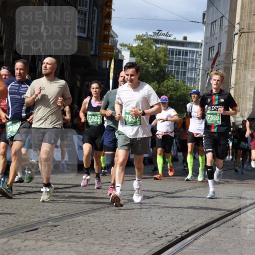 13.09.2026 - 21. swb-Marathon Bremen Strokosch-Dieckow http://msf.ph/oto/10317934 13.09.2026 13:31:03 Ziel 625, 800, 834, 1533, 1771, 1841, 1926, 1941, 2369, 2452, 2723, 2985, 4206, 4251, 4332, 4342, 4425, 4757, 4920, 5551, 5600, 5681, 5802, 5822, 5900, 6134, 6343, 6347, 6523, 6988, 7012, 7253, 7567, 7645, 9290, 9653, 9692, 9695, 9699, 9767, 9825, 13090, 217, 1398, 2244, 2513, 2802, 3396, 3762, 3800, 4477, 4647, 5673, 5720, 5846, 6419, 6619, 6732, 7296, 7359, 7637, 7812, 7882, 8035, 8097, 8342, 8382, 8726, 9147, 9274, 9337, 9822, 9969, 9977 meine-sportfotos.de