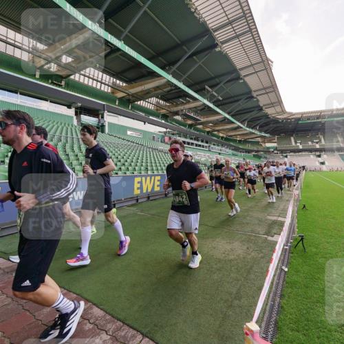 13.09.2026 - 21. swb-Marathon Bremen Michael Burmester http://msf.ph/oto/10317969 13.09.2026 13:15:48 Laufen im Stadion 143, 153, 231, 263, 266, 300, 414, 598, 612, 653, 1008, 1047, 1185, 1312, 1465, 1539, 1818, 1819, 1874, 2013, 2218, 2235, 2314, 2351, 2359, 2363, 2385, 2386, 2466, 2468, 2484, 2494, 2579, 2664, 2667, 2678, 2690, 2691, 2698, 2737, 2760, 2778, 2783, 2799, 2838, 2846, 2859, 2861, 2865, 2874, 2958, 2974, 2978, 3001, 3075, 3133, 3157, 3165, 3185, 3237, 3265, 3331, 3355, 3382, 3387, 3486, 3512, 3670, 3680, 3829, 4034, 4080, 4306, 703 meine-sportfotos.de