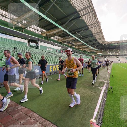 13.09.2026 - 21. swb-Marathon Bremen Michael Burmester http://msf.ph/oto/10318039 13.09.2026 13:15:55 Laufen im Stadion 134, 143, 153, 231, 263, 266, 300, 414, 598, 612, 653, 990, 1008, 1047, 1185, 1312, 1465, 1539, 1874, 2013, 2218, 2235, 2259, 2314, 2351, 2359, 2363, 2385, 2386, 2466, 2468, 2484, 2494, 2562, 2579, 2664, 2667, 2678, 2690, 2691, 2698, 2737, 2760, 2778, 2783, 2799, 2838, 2846, 2859, 2861, 2865, 2874, 2958, 2974, 2978, 2996, 3001, 3075, 3133, 3157, 3165, 3185, 3237, 3265, 3331, 3355, 3382, 3387, 3486, 3501, 3512, 3670, 3680, 3829, 4034, 4080, 4306, 703 meine-sportfotos.de
