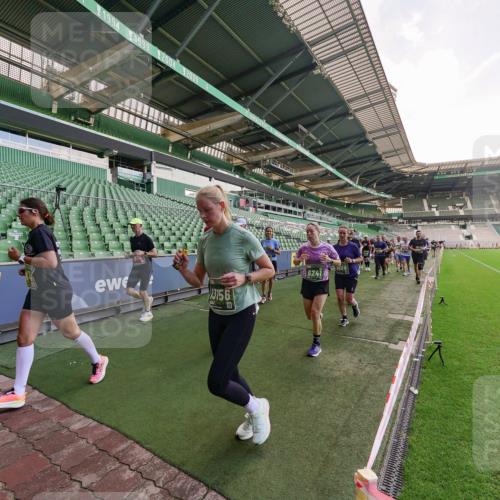 13.09.2026 - 21. swb-Marathon Bremen Michael Burmester http://msf.ph/oto/10318058 13.09.2026 13:15:56 Laufen im Stadion 134, 143, 153, 231, 263, 266, 271, 300, 414, 598, 612, 653, 990, 1008, 1047, 1185, 1312, 1465, 1539, 1874, 2013, 2218, 2235, 2259, 2314, 2351, 2359, 2363, 2385, 2386, 2466, 2468, 2484, 2494, 2562, 2579, 2664, 2667, 2678, 2690, 2691, 2698, 2737, 2760, 2778, 2783, 2799, 2838, 2846, 2859, 2861, 2865, 2874, 2958, 2974, 2978, 2996, 3001, 3075, 3133, 3157, 3165, 3185, 3237, 3265, 3331, 3355, 3382, 3387, 3486, 3501, 3512, 3670, 3680, 3829, 4034, 4080, 4306, 703 meine-sportfotos.de