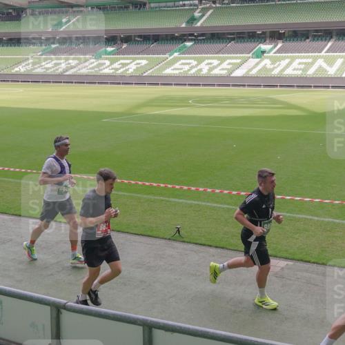 13.09.2026 - 21. swb-Marathon Bremen Michael Burmester http://msf.ph/oto/10318066 13.09.2026 12:53:22 Laufen im Stadion 102, 107, 145, 235, 313, 376, 472, 541, 560, 615, 616, 675, 683, 696, 740, 755, 792, 816, 827, 863, 982, 985, 987, 1033, 1056, 1076, 1207, 1232, 1252, 1297, 1419, 1433, 1445, 1468, 1492, 1528, 1542, 1551, 1646, 1664, 1704, 1707, 1814, 1955, 2007, 2008, 2043, 2055, 2203, 2280, 2350, 2362, 2401, 2422, 2454, 2480, 2498, 2499, 2623, 2701, 2767, 2820, 2858, 2882, 2913, 2971, 2997, 3085, 3149, 3236, 3336, 3362, 3413, 3448, 3566, 3830, 3899, 3988, 4283, 4475, 4605 meine-sportfotos.de