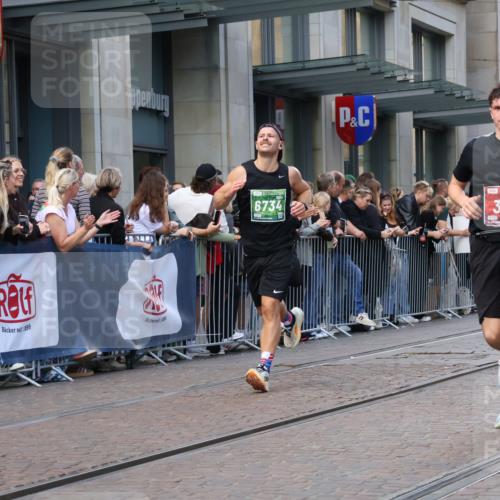 13.09.2026 - 21. swb-Marathon Bremen Strokosch-Dieckow http://msf.ph/oto/10318102 13.09.2026 13:17:01 Ziel 842, 2052, 3148, 4805, 6095, 6624, 6734, 6759, 6803, 7284, 8111, 8253, 8418, 8446, 8532, 8714, 9075, 385, 472, 675, 696, 734, 827, 1970, 2319, 2473, 2474, 2809, 3246, 3706, 3716, 3961, 4135, 4137, 4156, 4485, 5772, 6049, 6531, 6535, 6704, 6819, 6953, 7284, 7297, 7387, 7875, 8858 meine-sportfotos.de