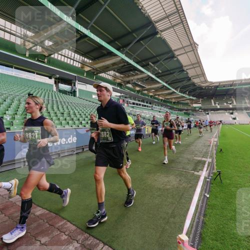 13.09.2026 - 21. swb-Marathon Bremen Michael Burmester http://msf.ph/oto/10318209 13.09.2026 13:16:09 Laufen im Stadion 134, 143, 153, 231, 263, 266, 267, 271, 300, 414, 598, 612, 653, 990, 1047, 1185, 1312, 1465, 1539, 1825, 1874, 1987, 2013, 2218, 2235, 2259, 2351, 2359, 2363, 2381, 2385, 2386, 2466, 2468, 2484, 2494, 2562, 2579, 2664, 2667, 2678, 2690, 2691, 2698, 2737, 2760, 2778, 2783, 2797, 2799, 2821, 2846, 2859, 2861, 2865, 2874, 2958, 2974, 2996, 3001, 3075, 3133, 3157, 3165, 3185, 3213, 3237, 3265, 3331, 3355, 3366, 3382, 3387, 3486, 3501, 3512, 3670, 3680, 3829, 4034, 4306, 703 meine-sportfotos.de
