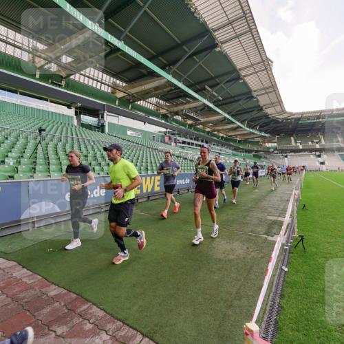 13.09.2026 - 21. swb-Marathon Bremen Michael Burmester http://msf.ph/oto/10318216 13.09.2026 13:16:09 Laufen im Stadion 134, 143, 153, 231, 263, 266, 267, 271, 300, 414, 598, 612, 653, 990, 1047, 1185, 1312, 1465, 1539, 1825, 1874, 1987, 2013, 2218, 2235, 2259, 2351, 2359, 2363, 2381, 2385, 2386, 2466, 2468, 2484, 2494, 2562, 2579, 2664, 2667, 2678, 2690, 2691, 2698, 2737, 2760, 2778, 2783, 2797, 2799, 2821, 2846, 2859, 2861, 2865, 2874, 2958, 2974, 2996, 3001, 3075, 3133, 3157, 3165, 3185, 3213, 3237, 3265, 3331, 3355, 3366, 3382, 3387, 3486, 3501, 3512, 3670, 3680, 3829, 4034, 4306, 703 meine-sportfotos.de