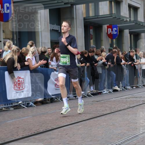 13.09.2026 - 21. swb-Marathon Bremen Strokosch-Dieckow http://msf.ph/oto/10318256 13.09.2026 13:17:04 Ziel 560, 842, 2008, 2052, 3148, 4805, 5550, 6095, 6624, 6734, 6759, 6803, 8100, 8253, 8418, 8446, 8532, 8714, 9075, 385, 472, 675, 734, 827, 1970, 2319, 2473, 2809, 3246, 3706, 3716, 3961, 4135, 4137, 4156, 5772, 6049, 6531, 6535, 6624, 6704, 6819, 6953, 7284, 7297, 7387, 8111, 8418, 8858 meine-sportfotos.de