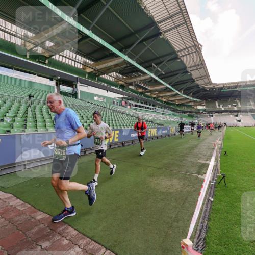 13.09.2026 - 21. swb-Marathon Bremen Michael Burmester http://msf.ph/oto/10318294 13.09.2026 13:16:18 Laufen im Stadion 134, 143, 153, 231, 263, 266, 267, 271, 300, 449, 598, 612, 653, 990, 1047, 1057, 1185, 1312, 1465, 1539, 1813, 1825, 1874, 1987, 2013, 2218, 2235, 2259, 2351, 2359, 2363, 2381, 2385, 2386, 2466, 2468, 2484, 2550, 2562, 2579, 2664, 2667, 2678, 2690, 2691, 2698, 2760, 2778, 2783, 2797, 2799, 2821, 2846, 2859, 2874, 2958, 2974, 2996, 3001, 3075, 3133, 3157, 3165, 3185, 3213, 3237, 3265, 3331, 3355, 3366, 3382, 3387, 3479, 3486, 3501, 3506, 3512, 3670, 3829, 4306 meine-sportfotos.de